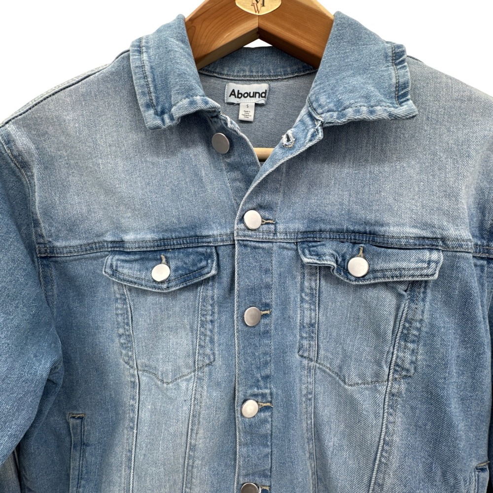 Abound Denim Trucker Jacket Women S‎ Light Blue Wash Button Front Cropped